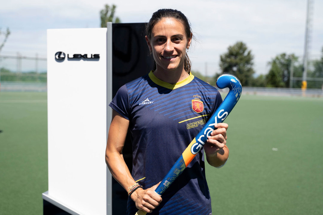 La jugadora de la selección española de Hockey Beatriz Pérez, disputará sus terceros juegos olímpicos tras Río 2016 y Tokio 2020, donde espera cumplir el sueño de su vida de “colgarse una medalla olímpica” aunque el objetivo principal es “alcanzar los cuartos de final”. EFE/Fernando Villar