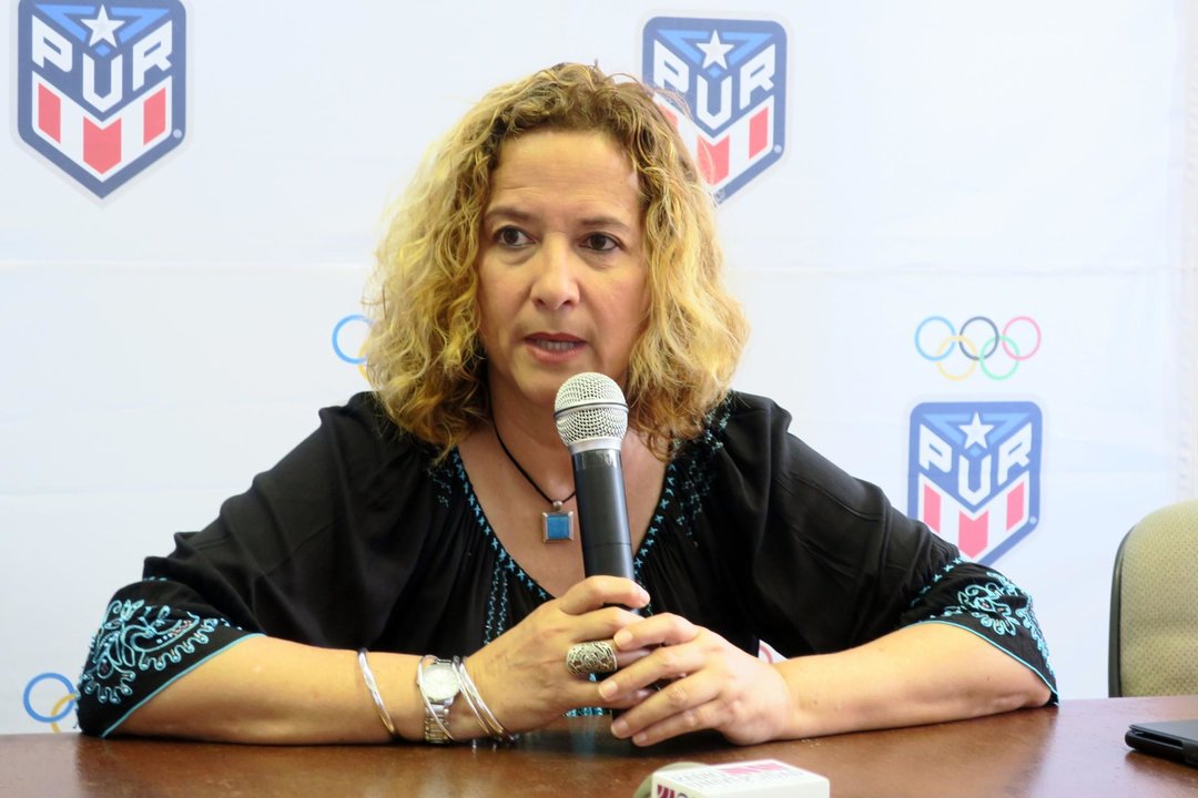 Fotografía de archivo en la que se registró a la presidenta del Comité Olímpico de Puerto Rico, Sara Rosario, durante una rueda de prensa, en San Juan (Puerto Rico). EFE/Jorge Muñiz