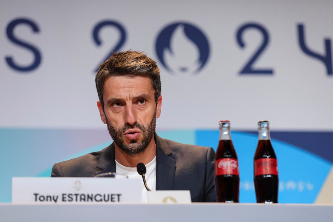 El presidente del Comité Organizador de París 2024, Tony Estanguet, celebra una conferencia de prensa para marcar el inicio de la semana previa a la Ceremonia de Apertura y las primeras competiciones de los Juegos Olímpicos de París 2024. EFE/EPA/TERESA SUÁREZ