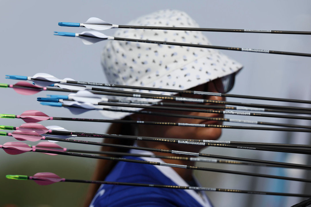 Detalle de las flechas durante la fase clasificatoria de tiro con arco de los Juegos Olímpicos de París 2024, este jueves, en la capital francesa. EFE/ Sashenka Gutiérrez