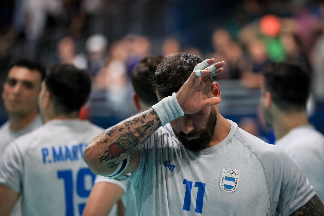 El pivote de la selección argentina de balonmano Lucas Moscariello. EFE/EPA/MARTIN DIVISEK