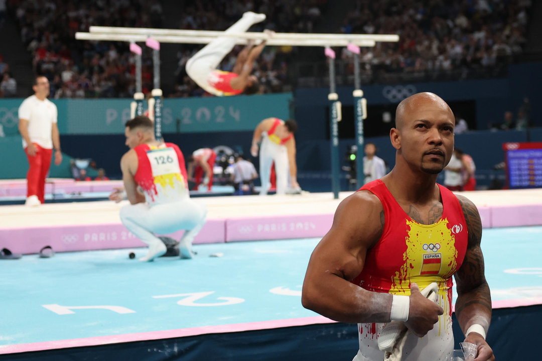 El gimnasta español Rayderley Zapata durante la clasificación masculina de Gimnasia Artística este sábado, durante los Juegos Olímpicos de París 2024, en el Bercy Arena de la capital francesa. EFE/ Miguel Gutiérrez