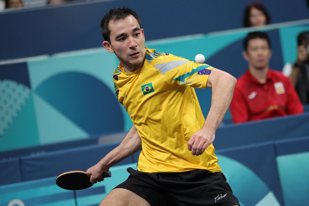 El brasileño Hugo Calderano durante el partido ante el español Álvaro Robles. EFE/EPA/TERESA SUAREZ