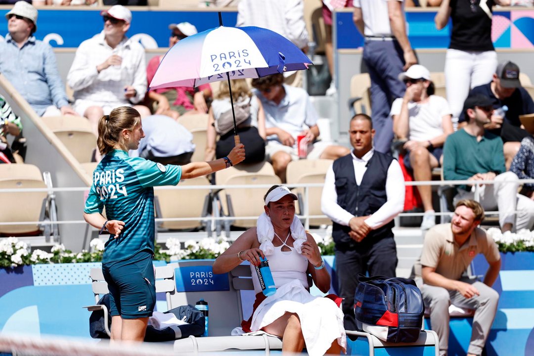 Donna Vekic duranter su partido en las pistas de Roland Garros n Paris, France, 30 July 2024. (Tenis, Croacia, Francia) EFE/EPA/RITCHIE B. TONGO