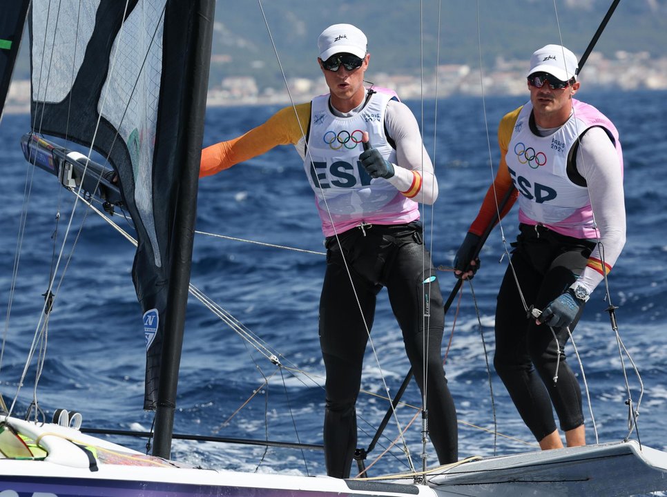 Diego Botín y Florian Trittel, componentes del 49er español, en Marsella, Francia. EFE/EPA/OLIVIER HOSLET