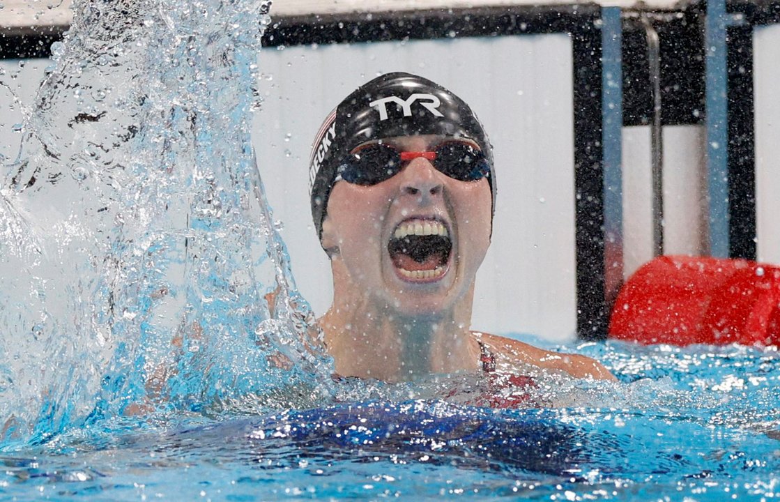 La estadounidense Katie Ledecky en la piscina de La Defense Arena en París, Francia. EFE/EPA/FRANCK ROBICHON