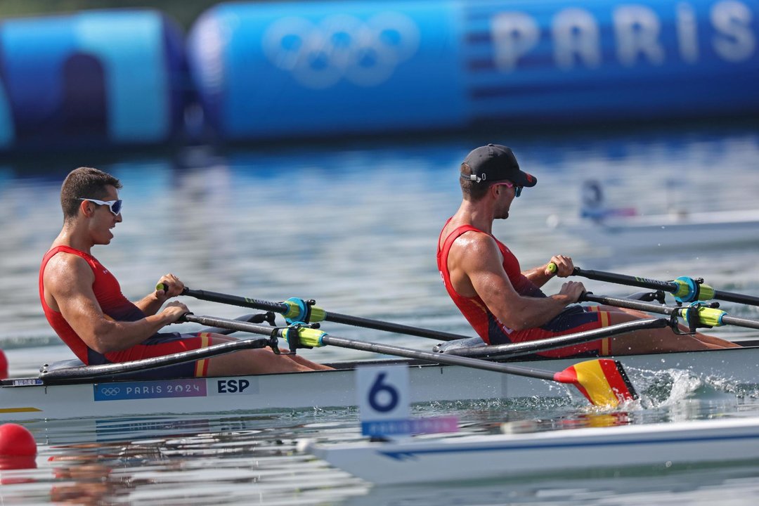 Los españoles Rodrigo Conde y Aleix García acabaron quintos en la final olímpica de doble scull. EFE/EPA/ALI HAIDER