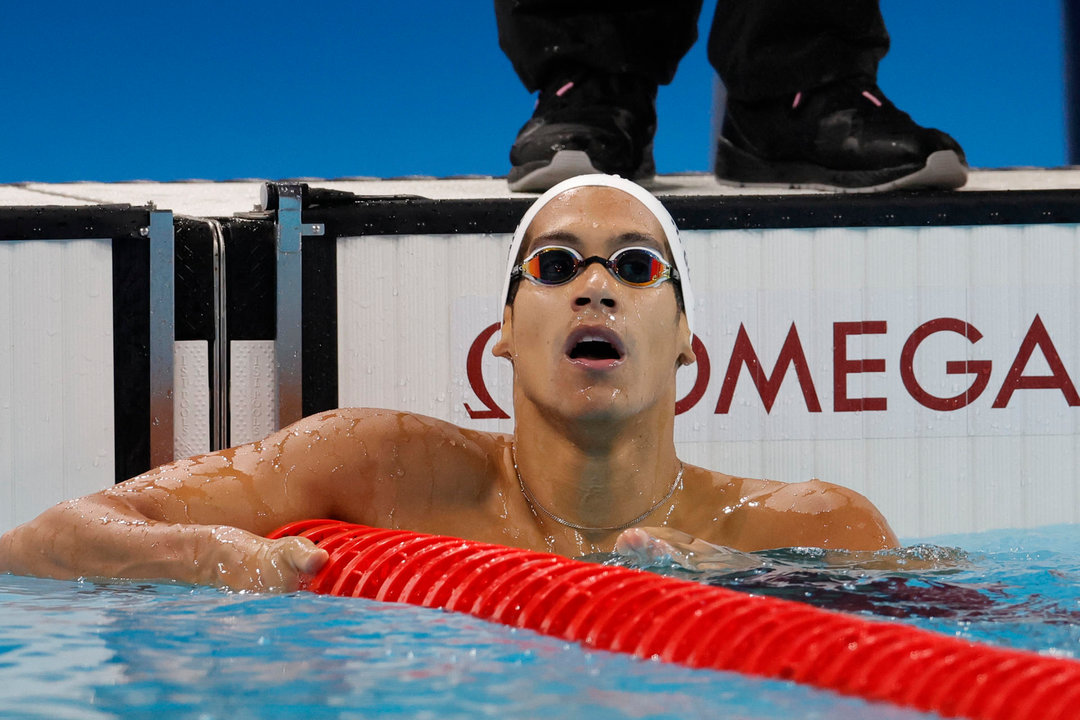 El nadador español Hugo González durante la final masculina de 200m Espalda en los Juegos Olímpicos París 2024, en el Paris La Defense Arena de Nanterre, Francia. EFE/ Lavandeira Jr