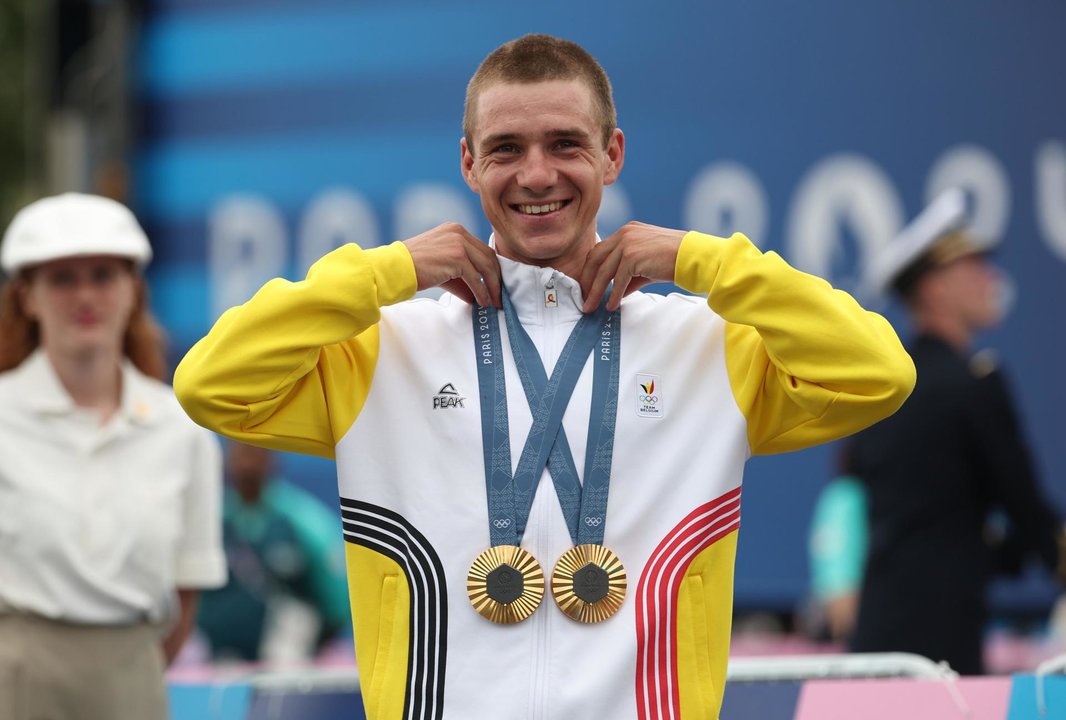 El belga Remco Evenepoel, doble campeón olímpico de contrarreloj y ruta en los Juegos de París. EFE/EPA/CHRISTOPHE PETIT TESSON