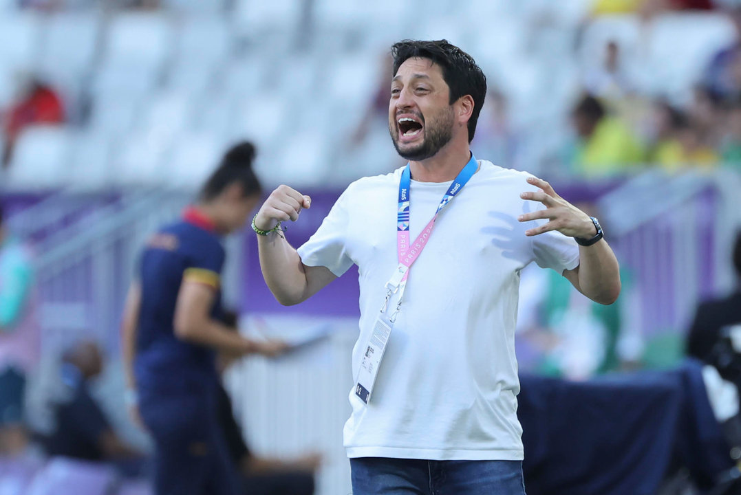 El entrenador de Brasil, Arthur Elias, en un momento de la semifinal olímpica contra España. EFE/ Kiko Huesca