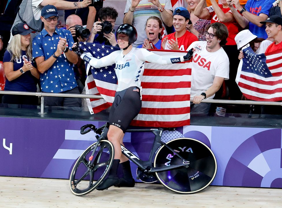 La estadounidense Jennifer Valente retuvo el título olímpico de omnium. EFE/EPA/ERIK S. LESSER