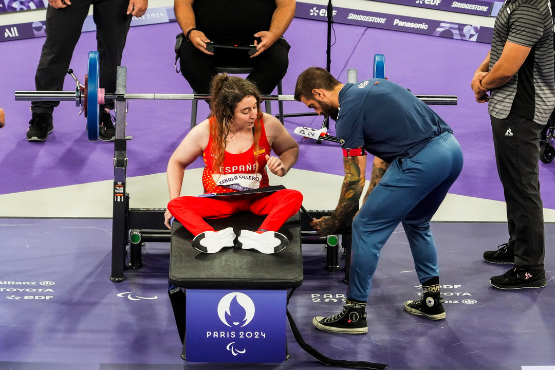 La deportista española Loida Zabala en el concurso de halterofilia 50 kgs. de los Juegos Paralímpicos de París en La Chapelle Arena este jueves. EFE/ Paulino Oribe/CPE /